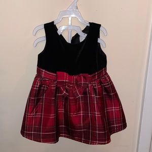 A red plaid dress for 12-18 months bought at children’s place. Only  worn once .